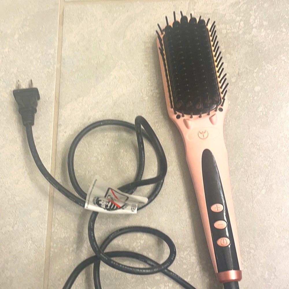 Le Vite Ceramic Straightening Brush